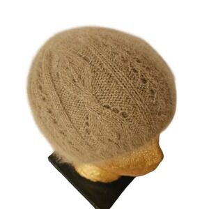 Made in Italy VTG Soft Warm Beanie. Beige twisted pattern‎ Angora n Wool blend.